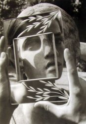 Dans le cadre du miroir, 1984