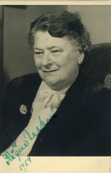 Portrét s podpisem, 1954